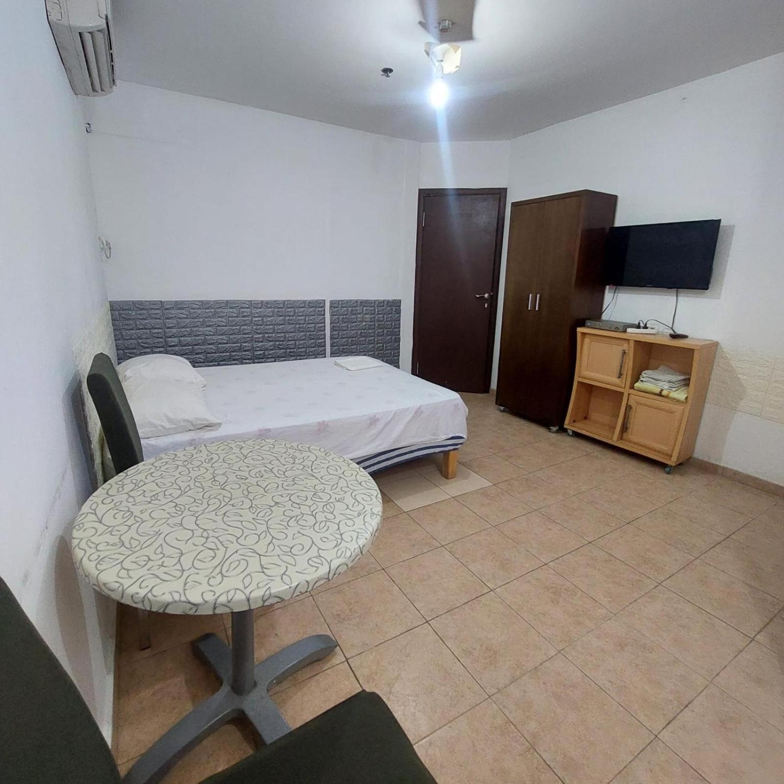 Готель Star Guest- House Or Yehuda Екстер'єр фото